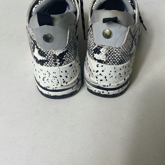 La Sheelah women’s wedge snake skin print lace up black and white sneakers SZ7 - Picture 3 of 8